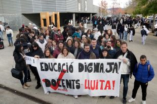 El professorat de l'institut Vallvera de Salt deuncia que les aules estan ''massificades i abandonades''