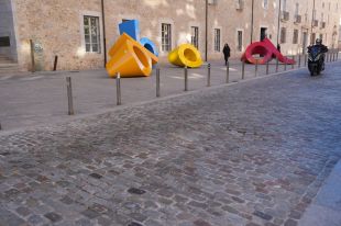 Girona repararà el paviment de les places de Pompeu Fabra i de l’Hospital