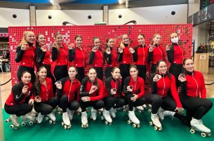 Les patinadores del CPA Girona se sumen a la campanya solidària de Nadal de l’Espai Gironès