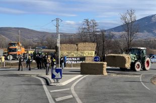 Ramaders francesos protesten a tocar de Puigcerdà per la crisi de la Dermatosi