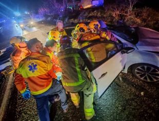 Un ferit greu en un xoc frontal entre un cotxe i un camió a Arbúcies