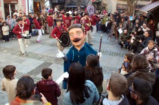 Blanes crea un capgròs de l'Home dels Nassos per recuperar una tradició que es remunta al segle XIX