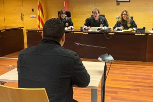 8 anys de presó per intentar matar dos companys de pis a ganivetades a Girona