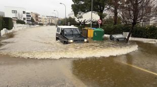 Protecció Civil manté l’alerta per inundacions amb incidències greus a Girona