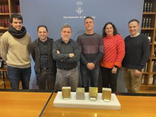 Banyoles homenatja quatre veïns víctimes del nazisme amb les llambordes Stolpersteine