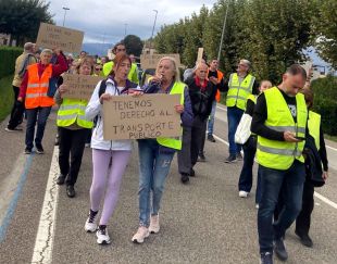 Veïns de les urbanitzacions de Sils veuen ''car i amb horaris poc flexibles'' el nou taxi a demanda