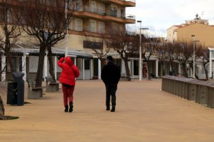 Protecció Civil demana suspendre rues a l’Alt Empordà i el Ripollès pel vent