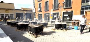 Vidreres posa al foc 30 peroles de 100 litres per celebrar el tradicional ranxo