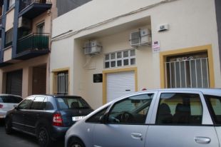 S'esfondra part del sostre d'uralita d'una església pentecostal de Girona