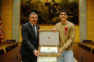 La Diputació de Girona reconeix Pau Cubarsí pels seus èxits esportius