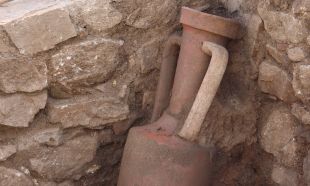 Troben una àmfora romana sencera en el jaciment dels Padrets de Blanes