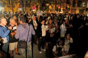 Un miler de persones es manifesten a Lloret de Mar contra el tancament a la nit del CAP