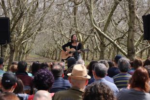 Suu omple el Camp dels Noguers de Crespià en el concert inaugural del Recòndit