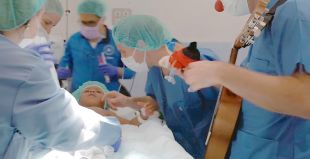 El Trueta permetrà que familiars acompanyin infants fins al quiròfan