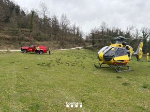 Rescatada una excursionista indisposada en una zona de difícil accés a Ripoll