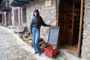 De violoncel·lista professional a vendre plantes medicinals a l'Alta Garrotxa