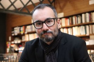 Ordenen la detenció de Jair Domínguez perquè comparegui en un judici promogut per Vox