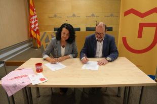 Girona i Plataforma per la Llengua signen un conveni per fomentar l'ús del català als comerços