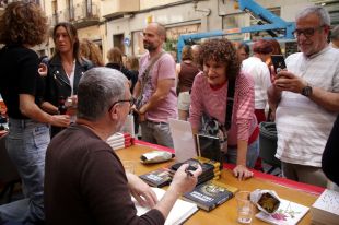 Girona escalfa motors per Sant Jordi amb una trobada d'escriptors i lectors a la Llibreria 22