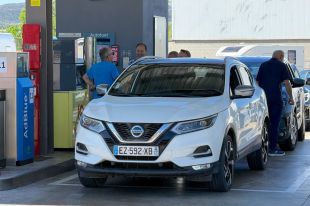 Creixen un 22% els francesos que posen benzina a la Jonquera en el primer mes de rebaixa de l'IVA
