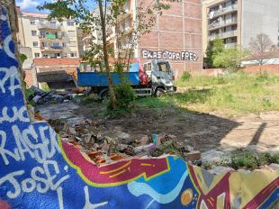 Salt inicia l’enderroc de dues cases pel risc d’esfondrament