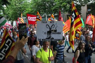 Unes 500 persones es mobilitzen a Girona per reivindicar el dret a l'habitatge i contra les guerres