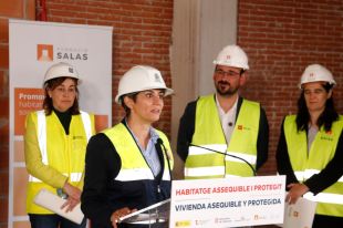 La ministra d’Habitatge reclama en una visita a Girona més control sobre els anuncis immobiliaris ''indignes''