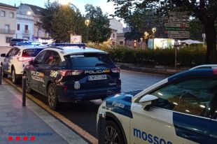 Identificades 24 persones en un operatiu policial a bars de Santa Coloma de Farners