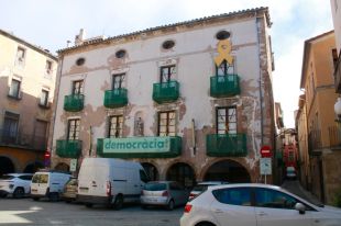 Sant Joan de les Abadesses prohibirà actes a la plaça Major pel risc de col·lapse de Can Blanxart