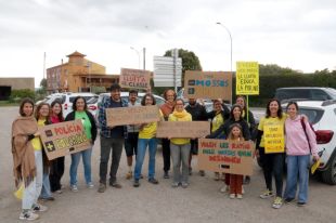 Els docents comencen les marxes lentes a les comarques gironines en la vaga d'educació