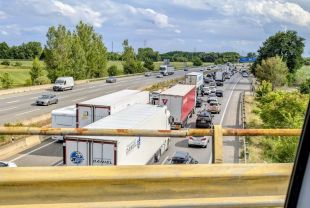 Un motorista queda ferit greu en un accident a l’AP-7 a Aiguaviva