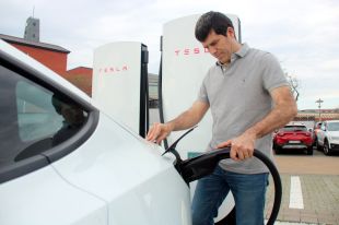Un gironí recorre 350 quilòmetres amb cinc euros gràcies al cotxe elèctric