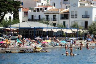 La família de la nena atacada per un senglar a Cadaqués estudia denunciar l’Ajuntament