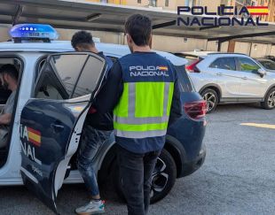 La Policia Nacional expulsa set multireincidents de les comarques gironines