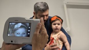 Salt impulsa un cribratge pioner per detectar l’ull gandul en infants abans dels 18 mesos