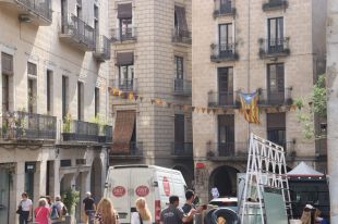 Tomb Raider converteix la plaça del Vi en un escenari medieval sota màxim secretisme