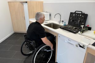 Mifas estrena una casa simulada per potenciar l’autonomia de les persones amb discapacitat