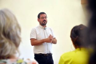 Salellas reivindica una CUP forta davant un PSC que qualifica de ''partit del règim''