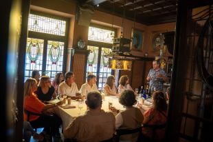 El Tocs de Vi marida vins, xuixos, poesia i música en espais únics de Girona