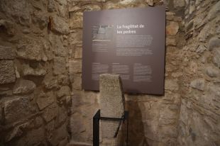 El Museu d'Història dels Jueus de Girona incorpora una làpida medieval procedent de Montjuïc