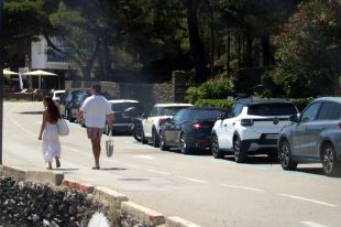 Cadaqués implantarà 655 places d'aparcament regulat per acabar amb el caos d'estacionament