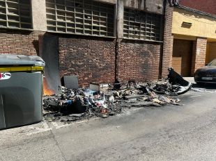Tres contenidors intel·ligents exploten i cremen al barri de Santa Eugènia de Girona