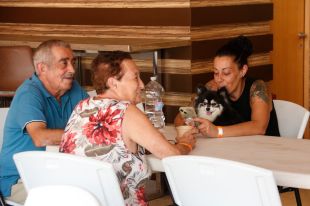 Més d’un centenar de desallotjats segueixen l’evolució del foc des de Santa Cristina d’Aro