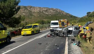 Quatre ferits, un crític, pel xoc frontal un cotxe i una furgoneta a l'N-260 a Llançà