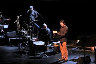 Veus del pop català homenatgen al poeta Miguel Hernández a l'Auditori de Girona 