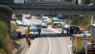 Un ferit crític i un de greu en un xoc entre dos vehicles a la C-66 a Sant Julià de Ramis