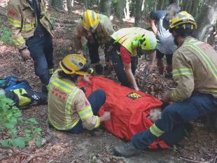 Rescaten una ciclista accidentada en una pista forestal de Sant Feliu de Pallerols