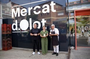 El Mercat d’Olot transforma els seus retalls alimentaris en brous i productes gastronòmics