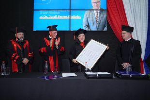 Un professor de la UdG, investit Doctor Honoris Causa per una universitat del Paraguai