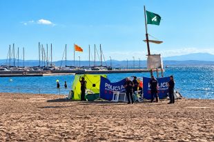 Mor un home de 78 anys mentre es banyava en una platja de Roses